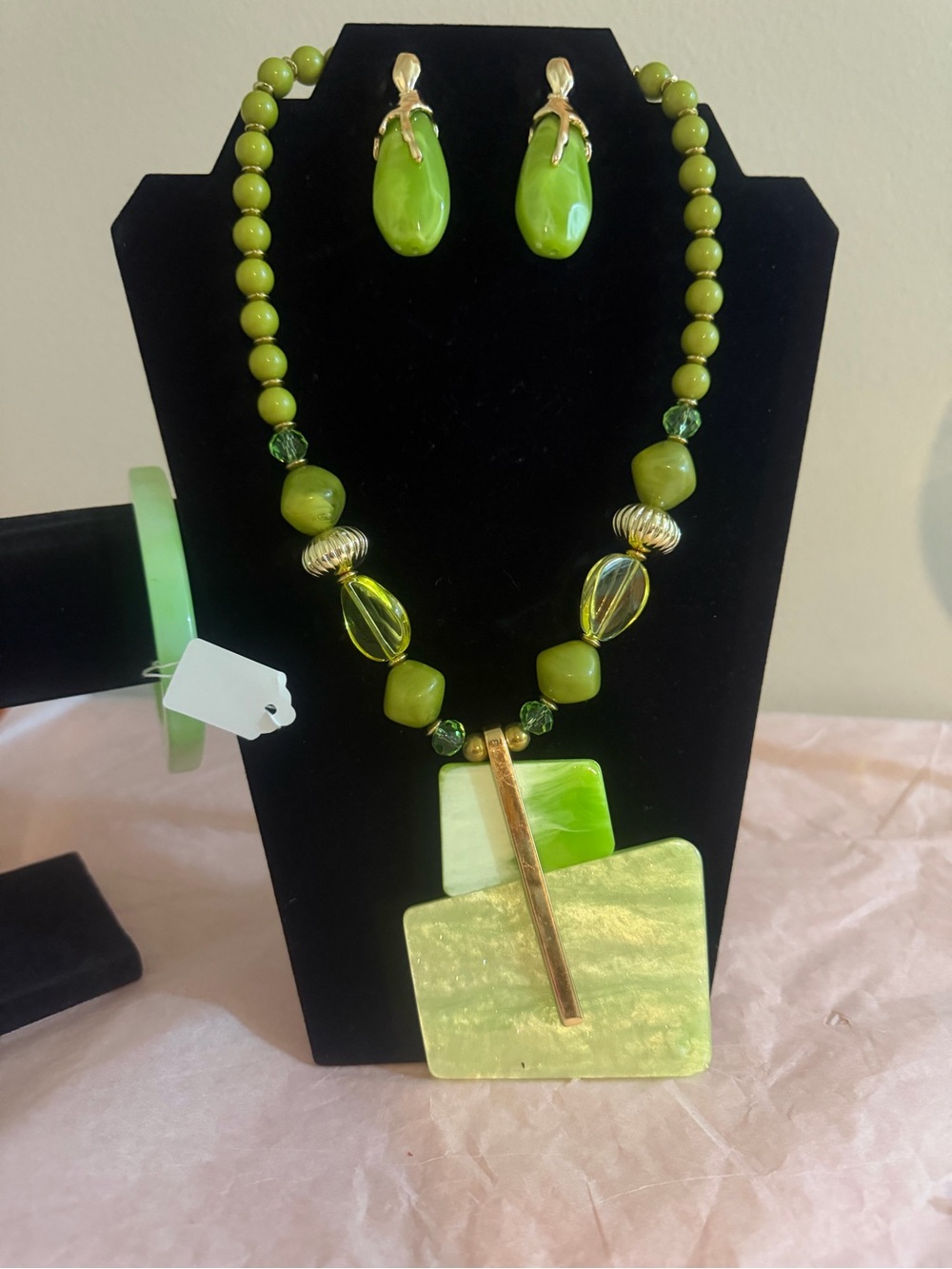 Green Statement Necklace, Bracelet and Earring Set